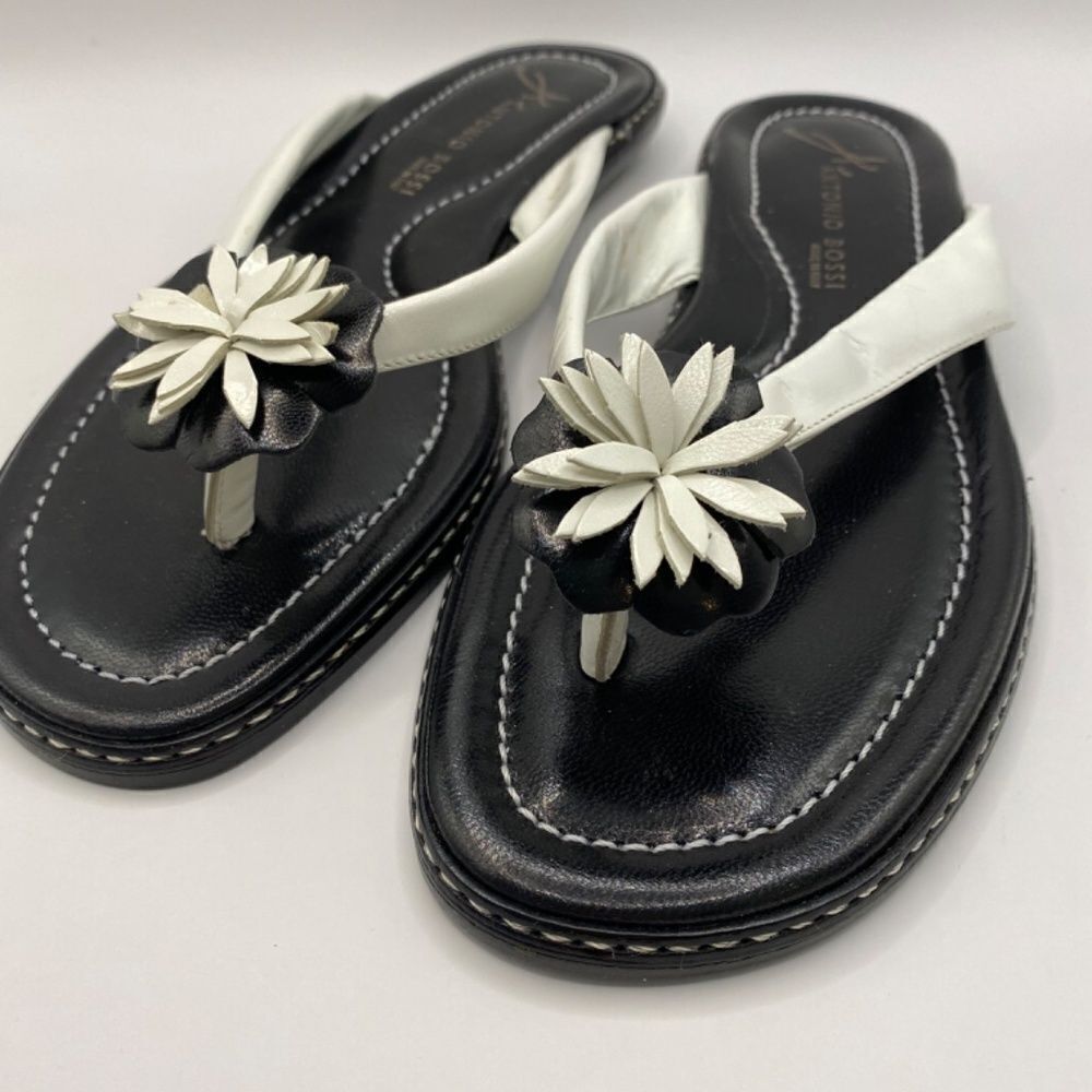 Antonio Bossi Size 8 Black White Leather Daisy Flower Sandals Size 8 NWT - Picture 2 of 8
